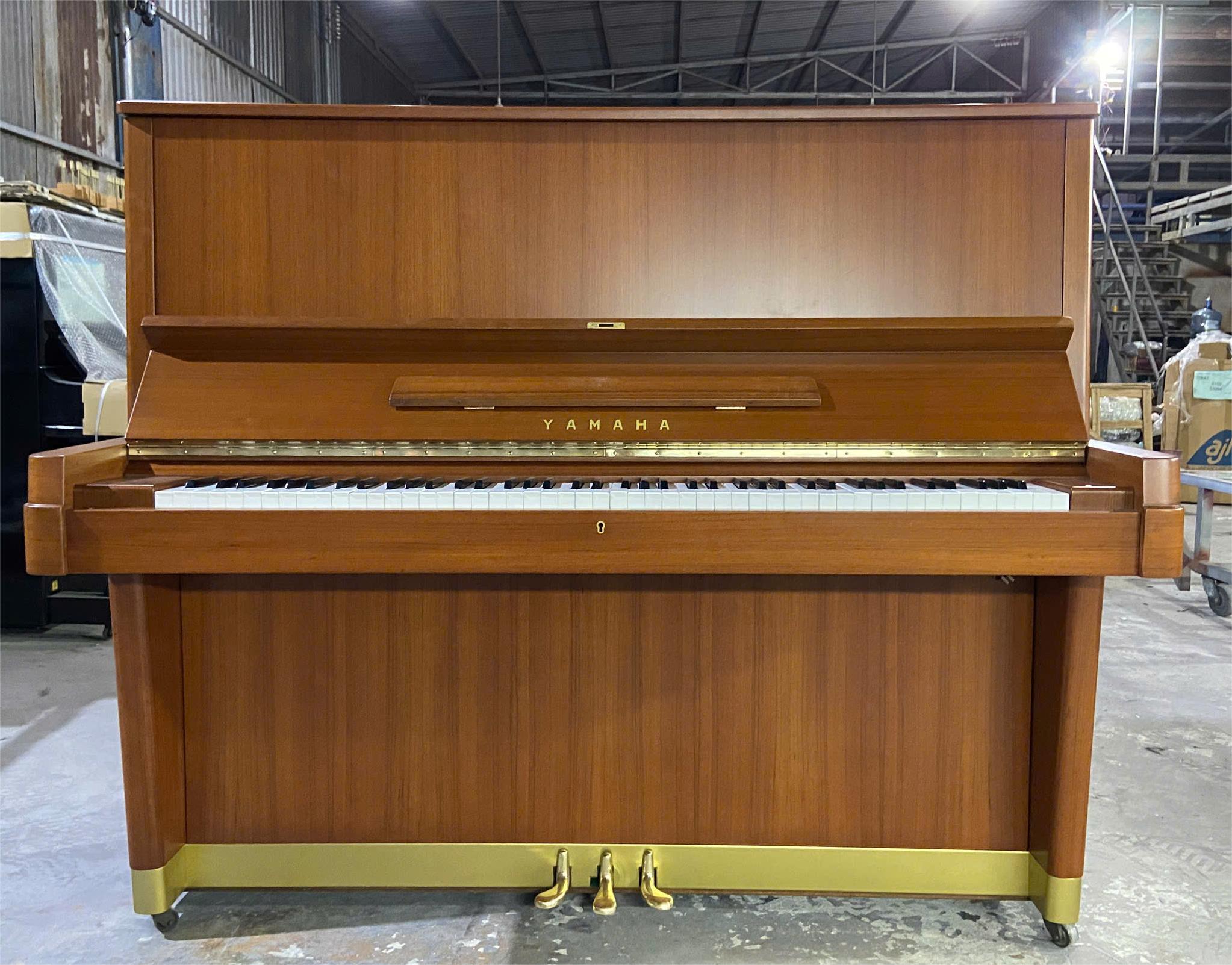 Piano Yamaha U7A