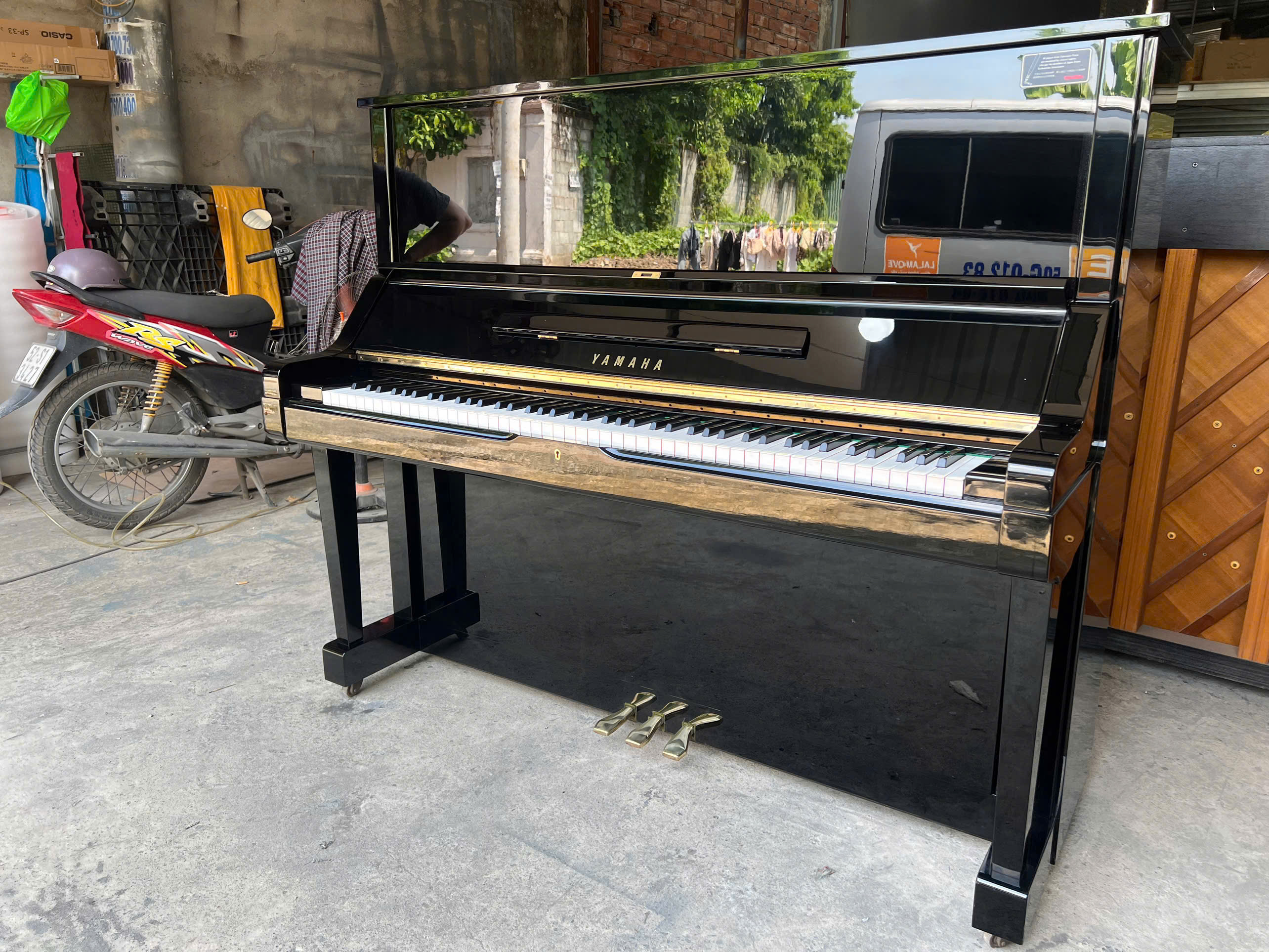 Đàn Piano Yamaha UX