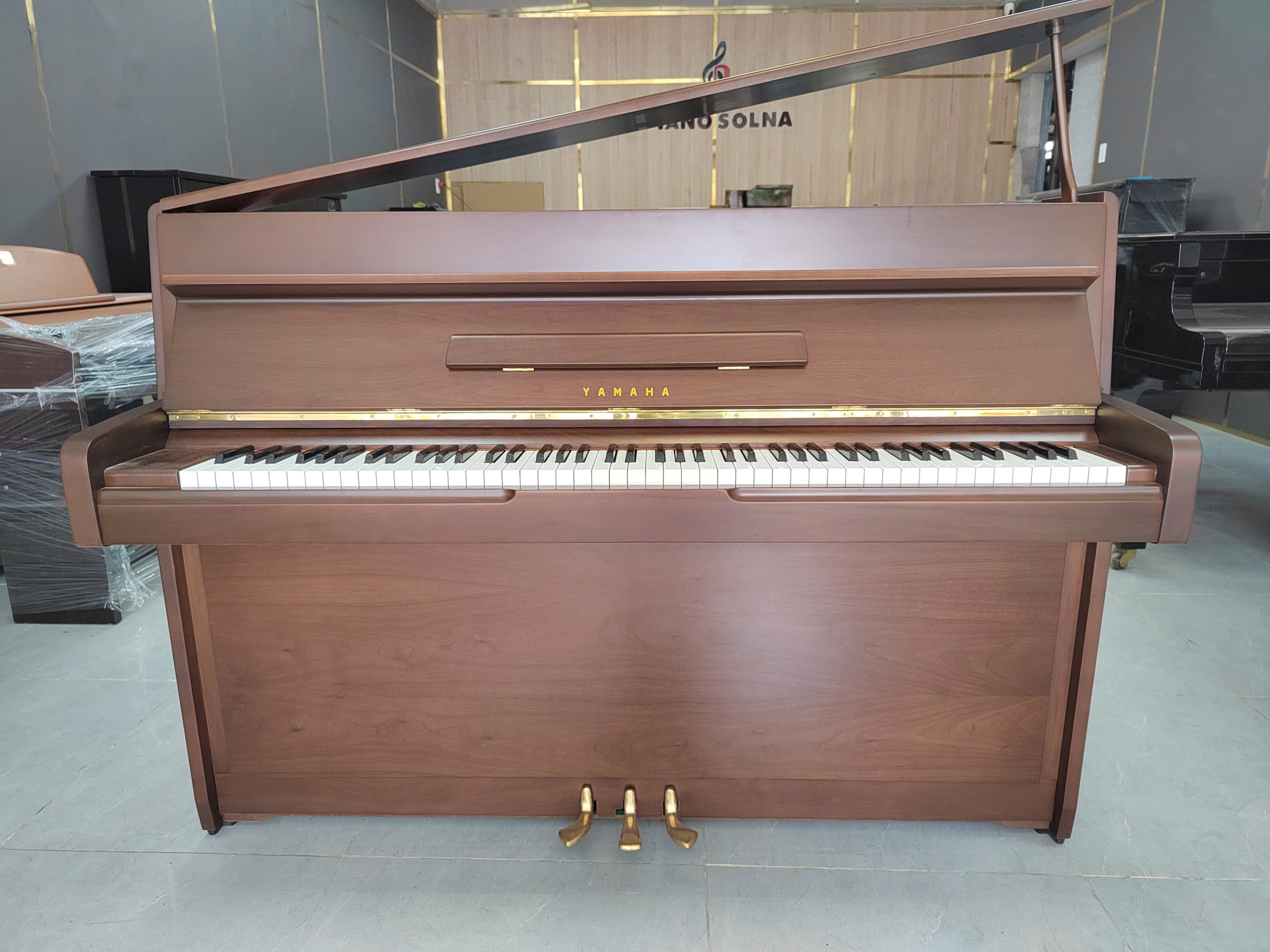 Piano Yamaha M1A