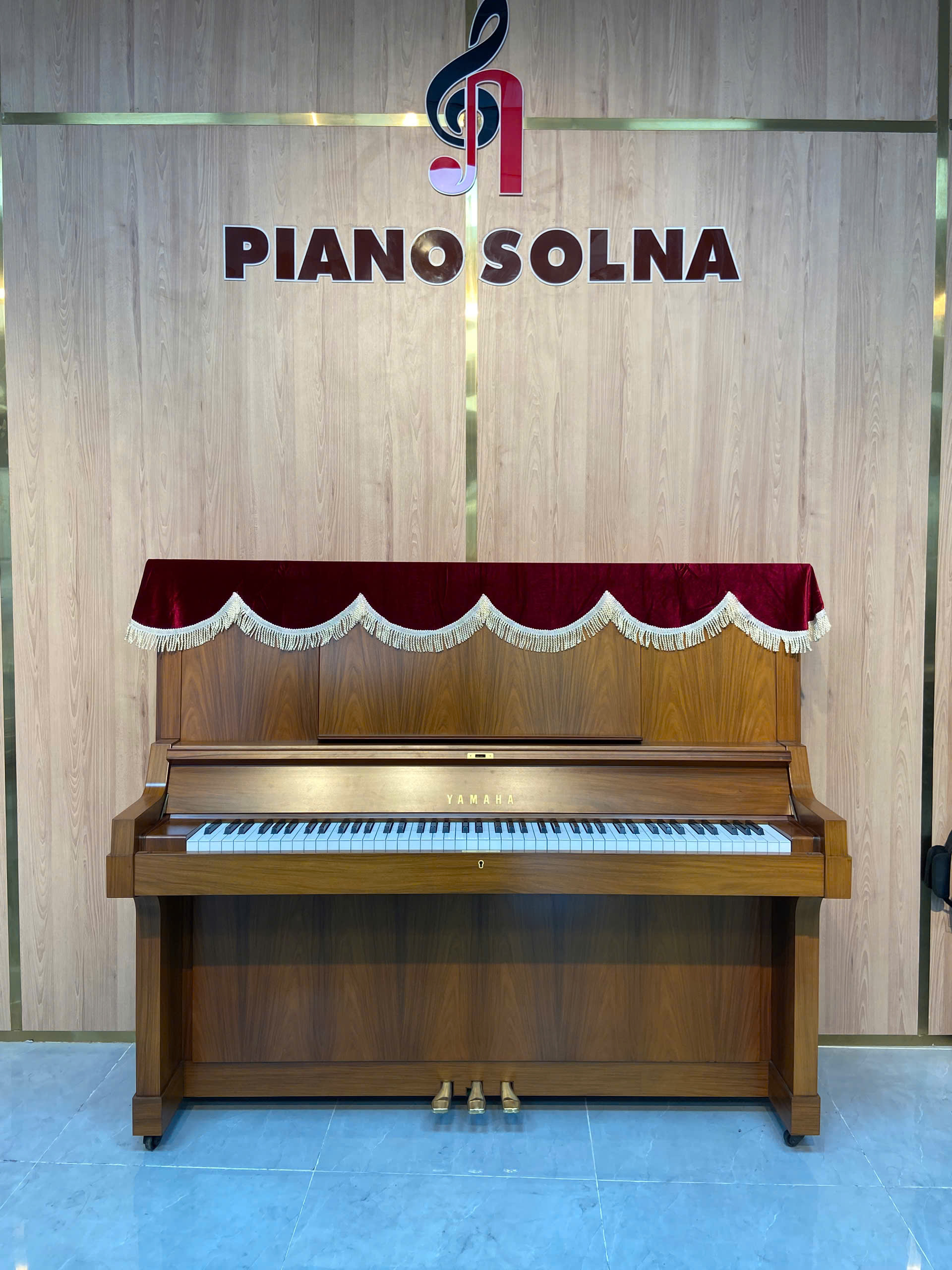 Piano Yamaha W101B