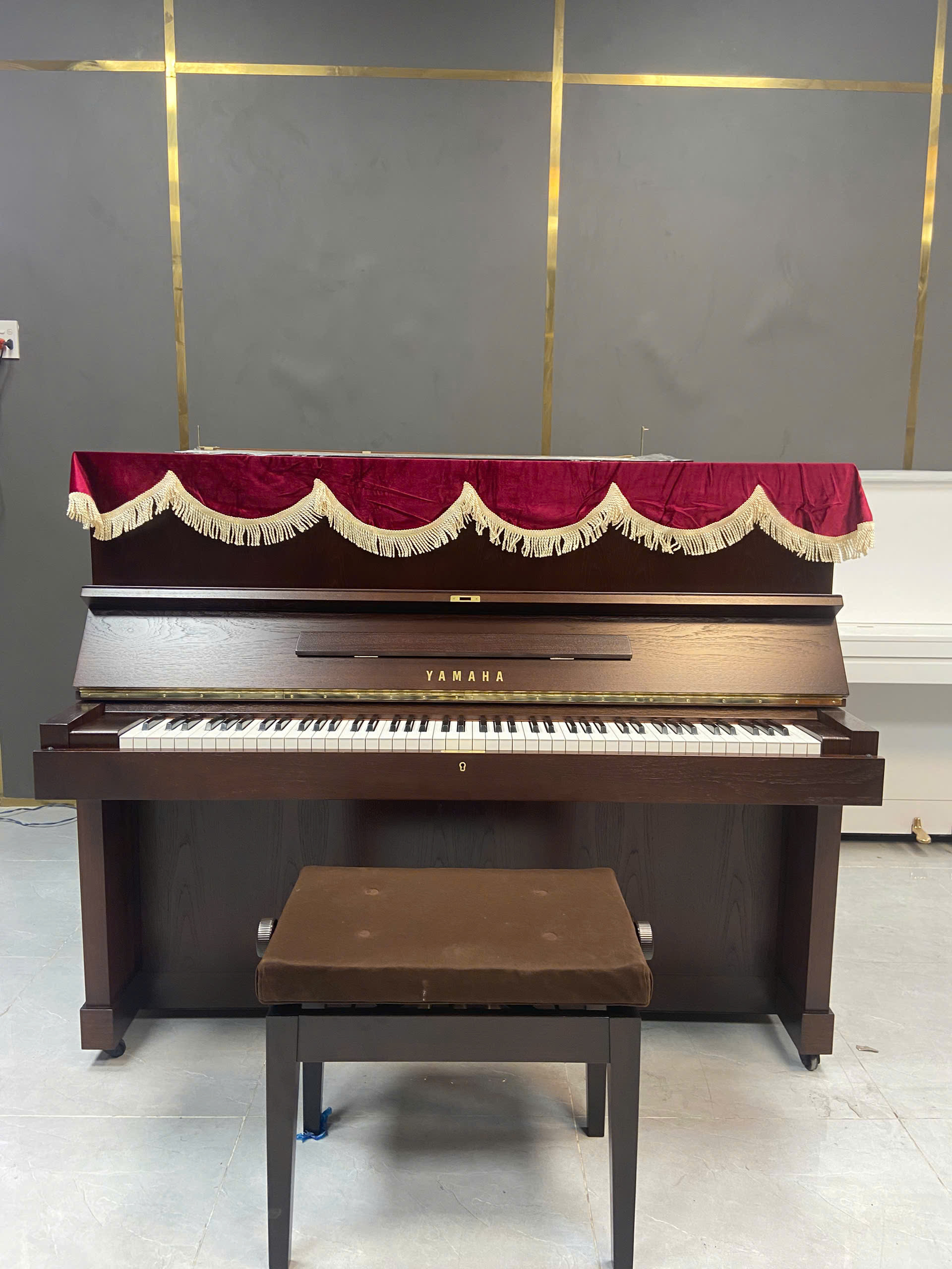 Piano Yamaha W103