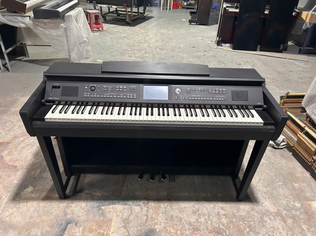 Piano Yamaha CVP-605B