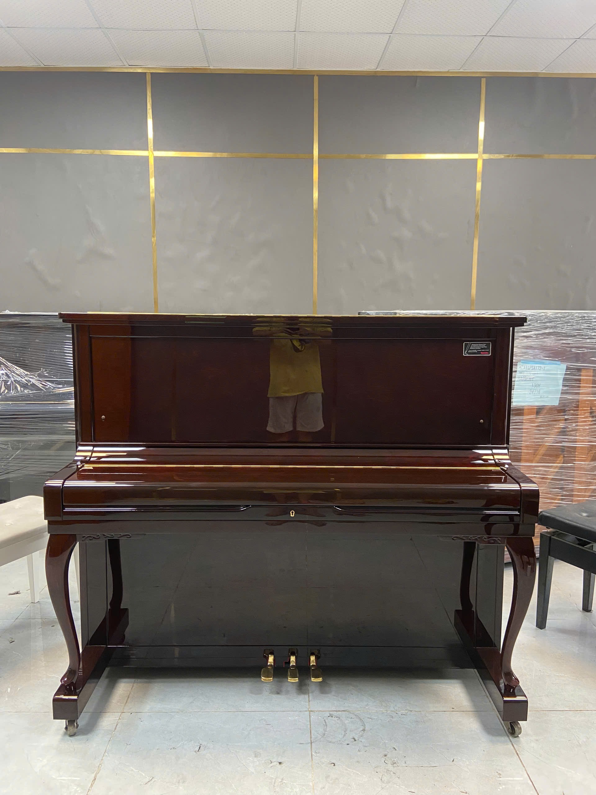 Piano BERNSTEIN TB330