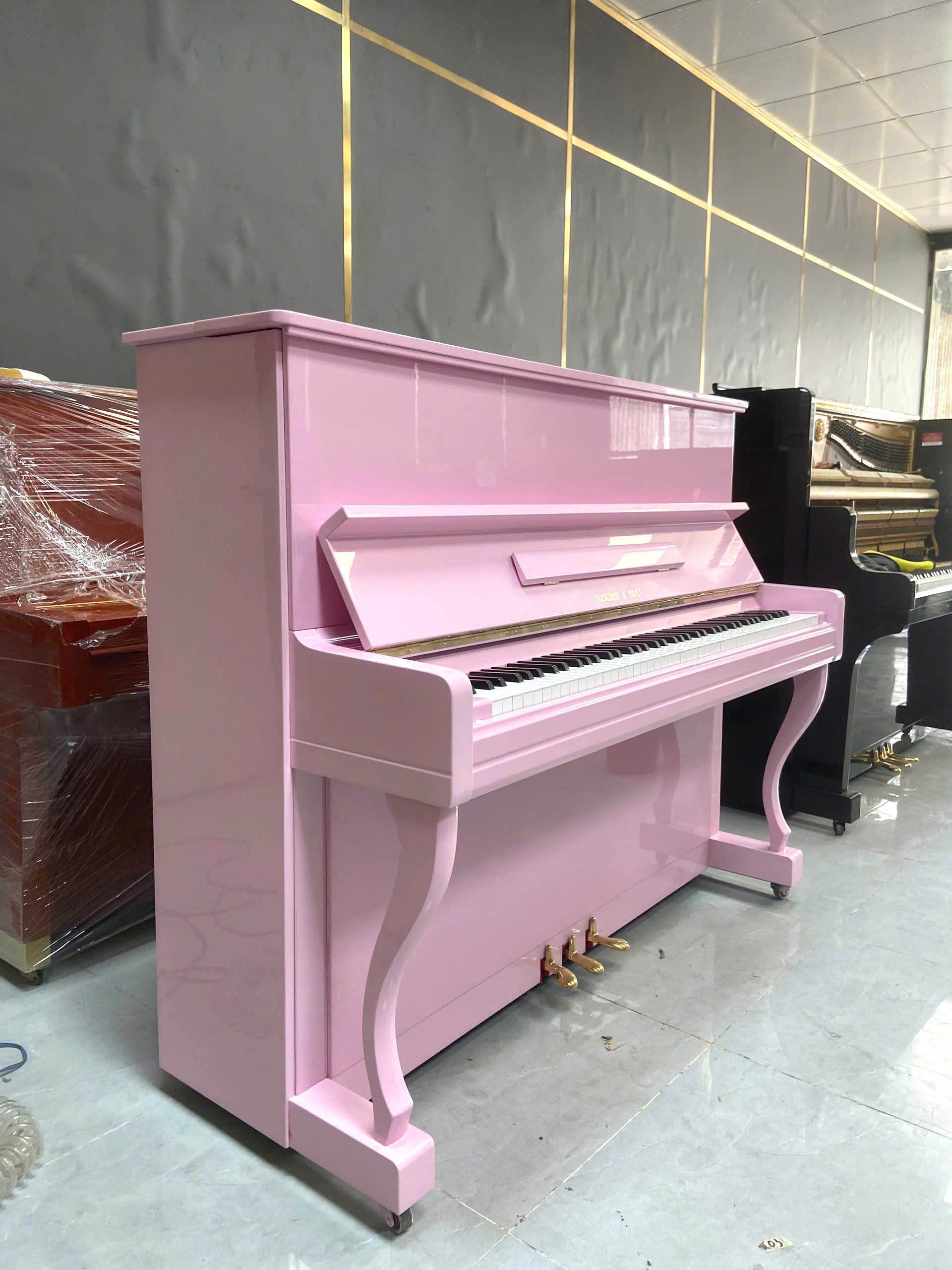 Piano Cơ Jackson & Sons DX100 Pink