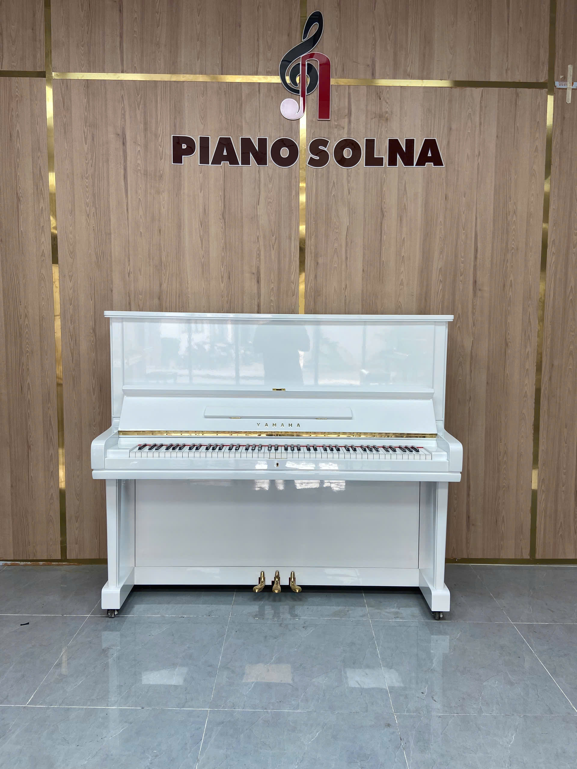 Piano Yamaha U3E White