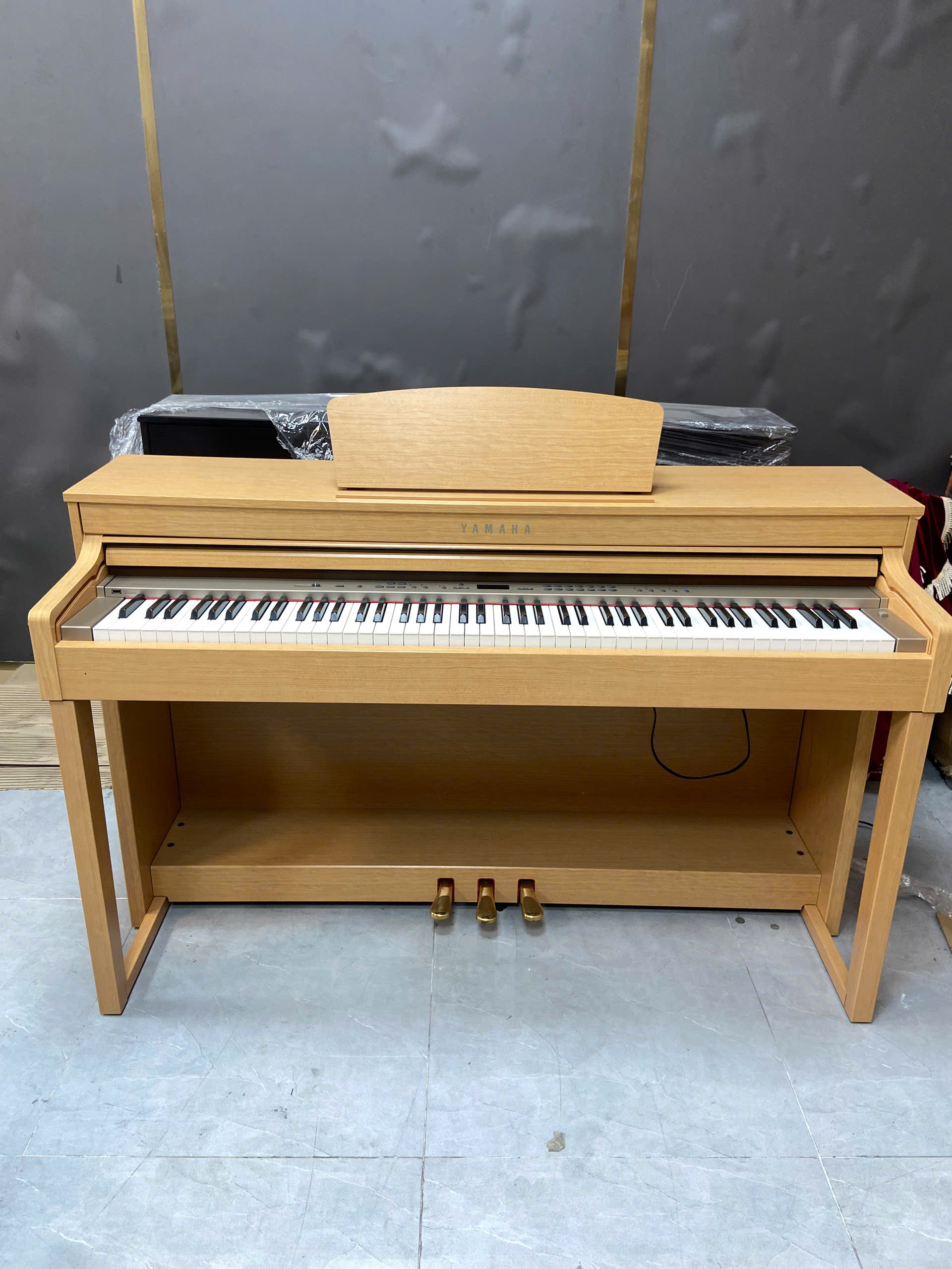 PIANO Yamaha CLP-430C