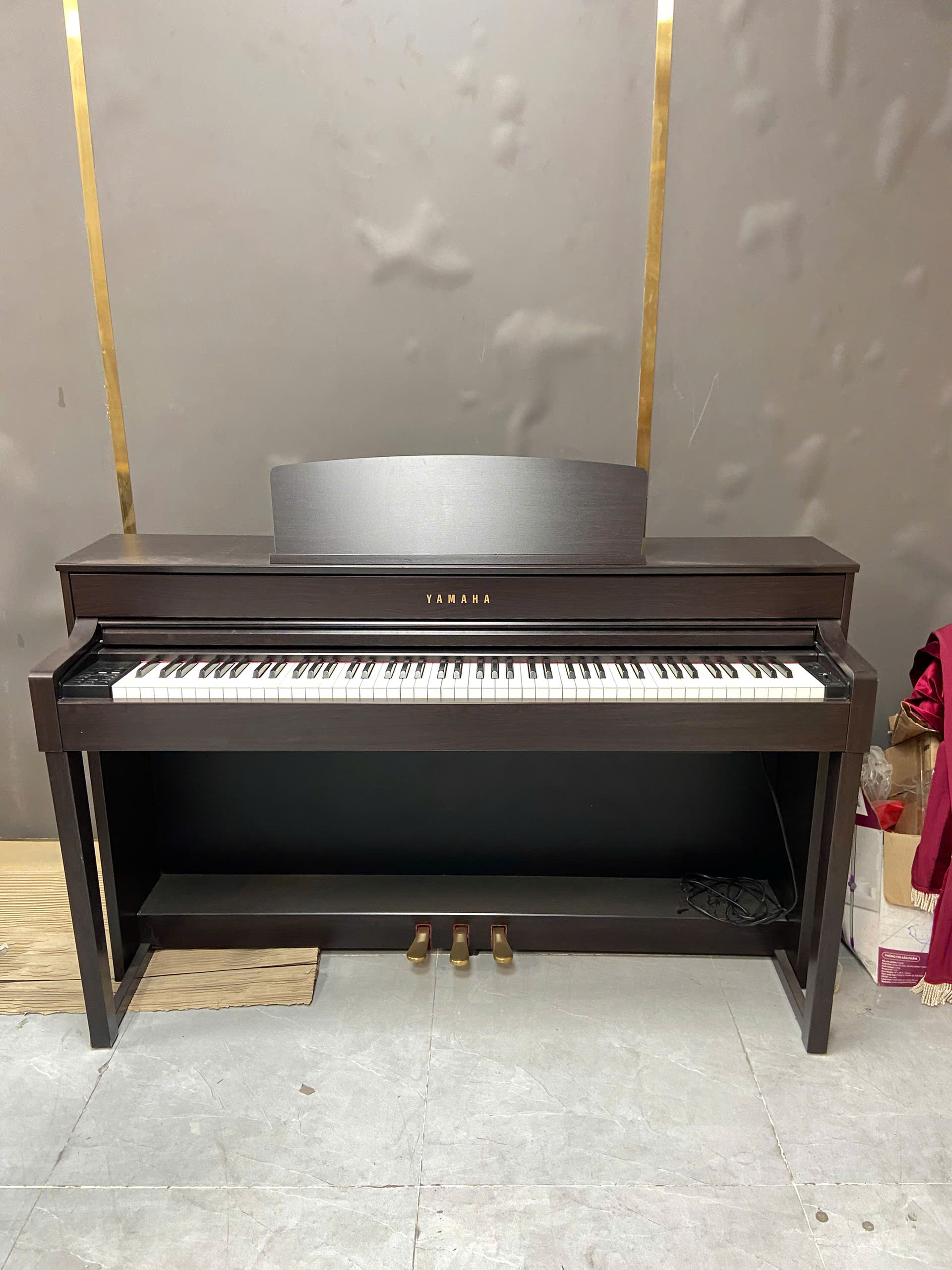 PIANO Yamaha CLP-575R