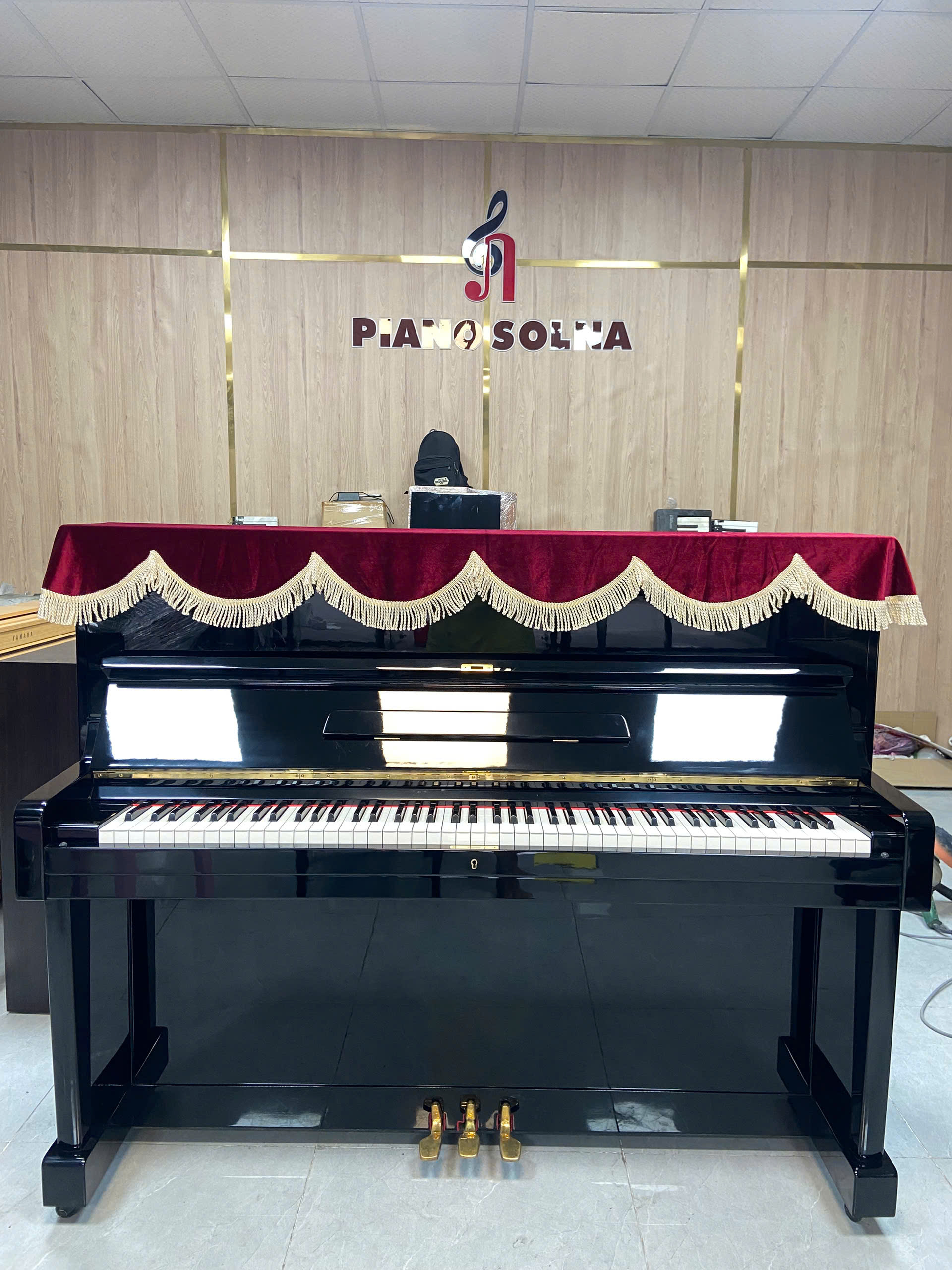 PIANO YAMAHA U1D