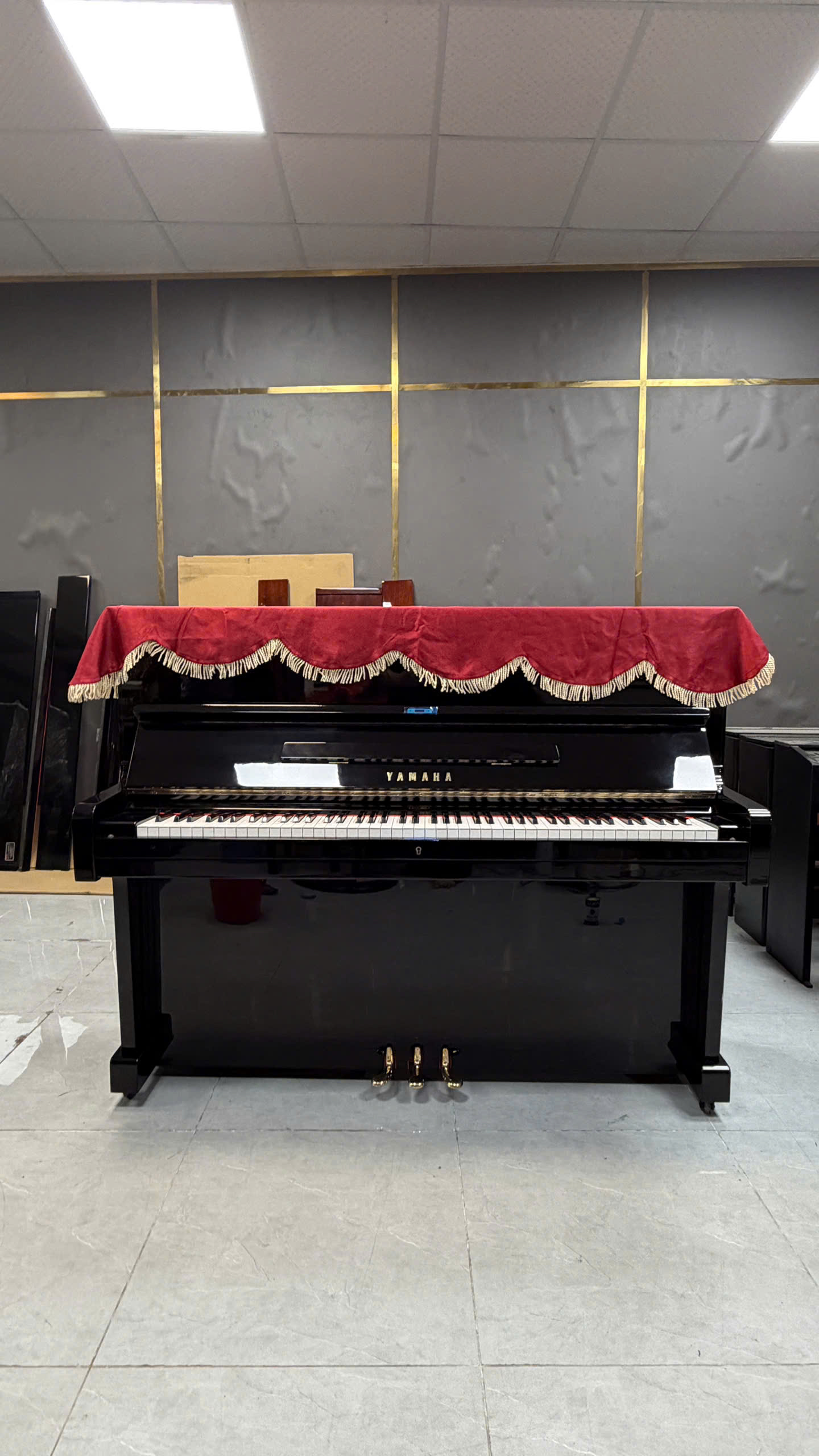 Piano Yamaha U1E