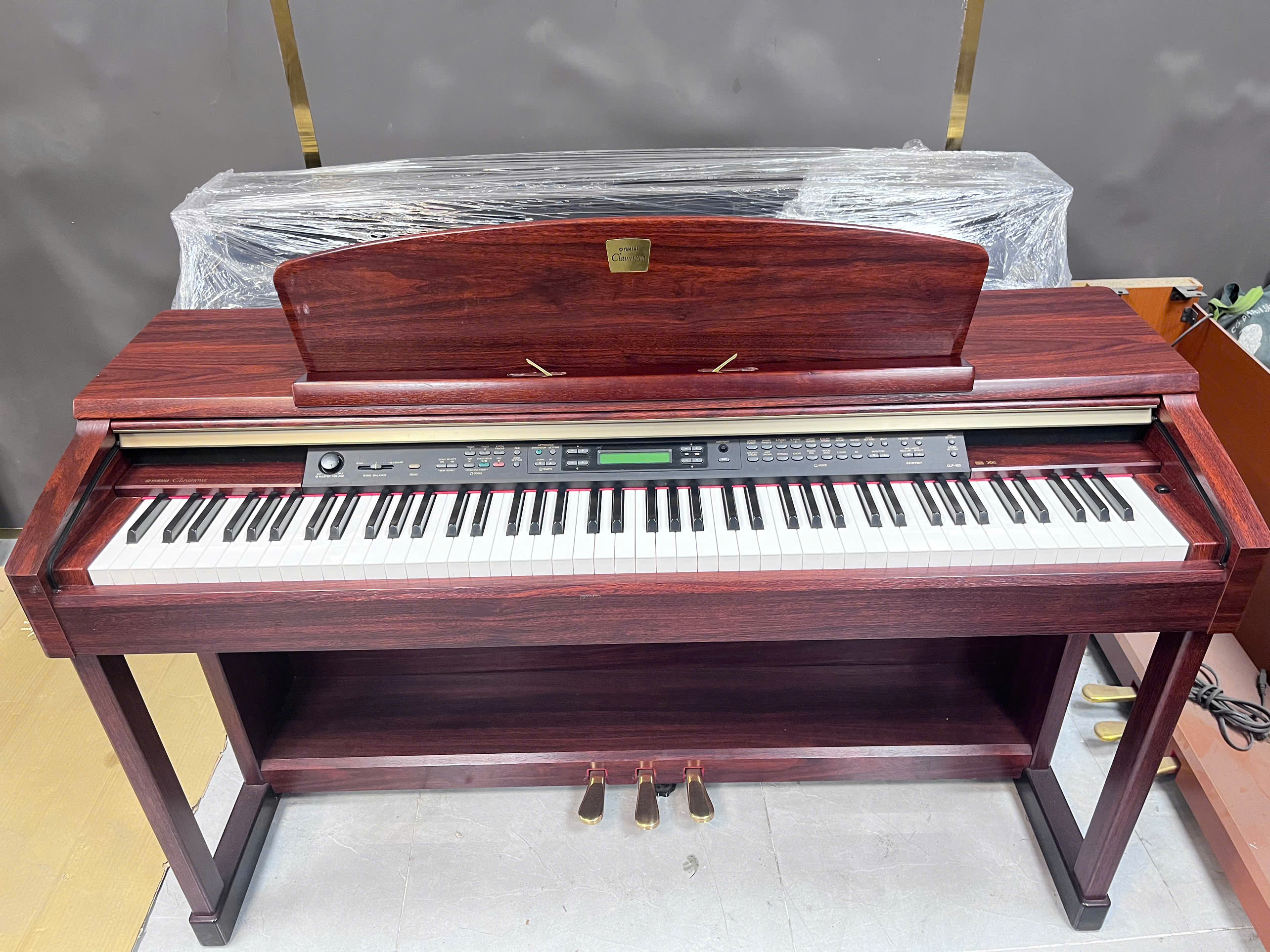 Piano YAMAHA CLP-150M
